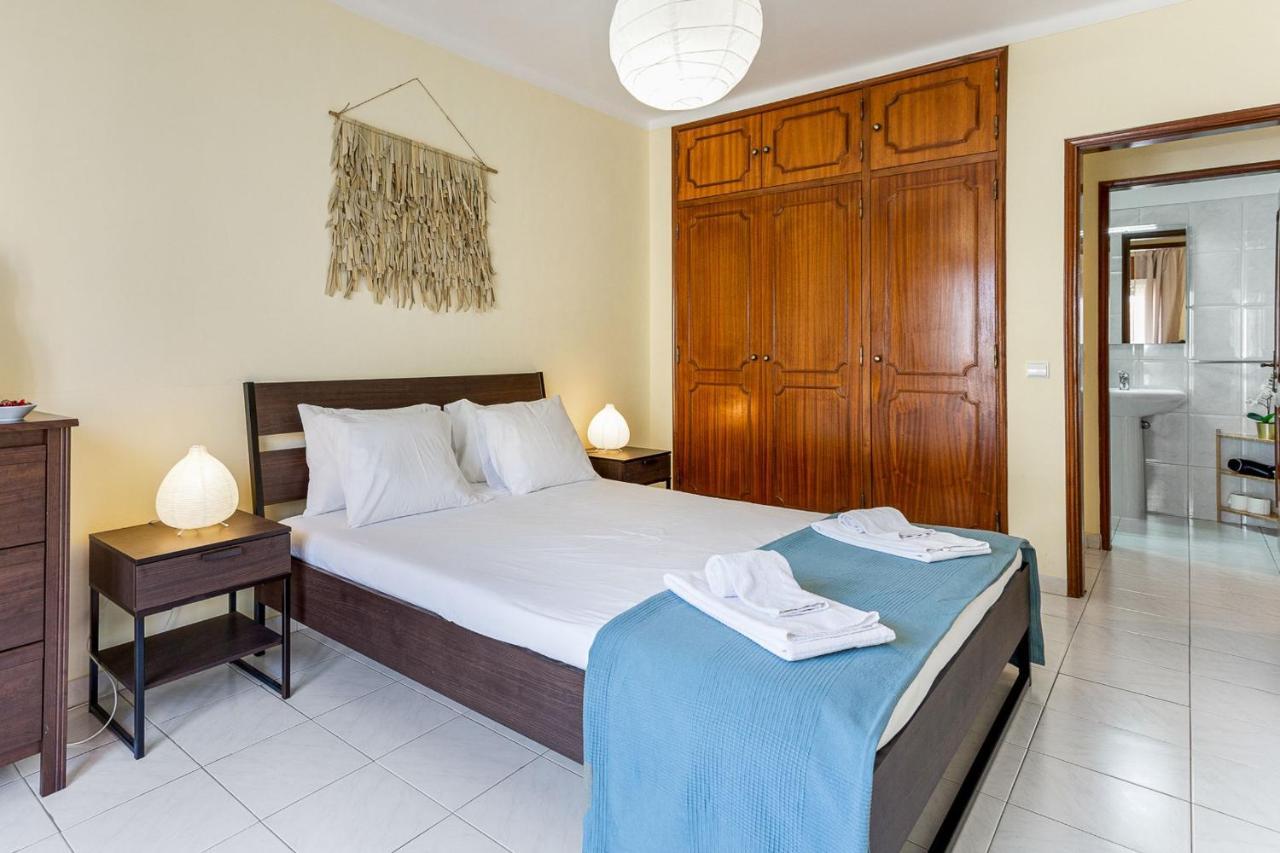 1Br Infante Flat In Quarteira By Lovelystay エクステリア 写真