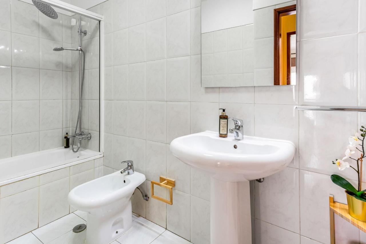 1Br Infante Flat In Quarteira By Lovelystay エクステリア 写真